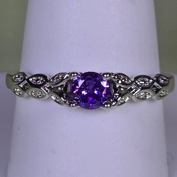 Twisted Silvery Ring With Simulated Amethyst Oval Center Size 9.75 (NWOT) - Picture 2 of 6